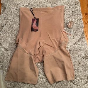 NWT Honeylove super power short shapewear color sand size XL